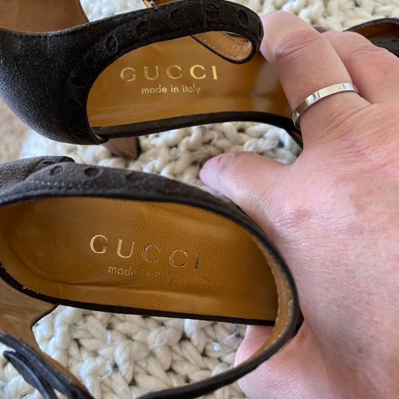 Gorgeous Gucci Heels - Picture 5 of 14